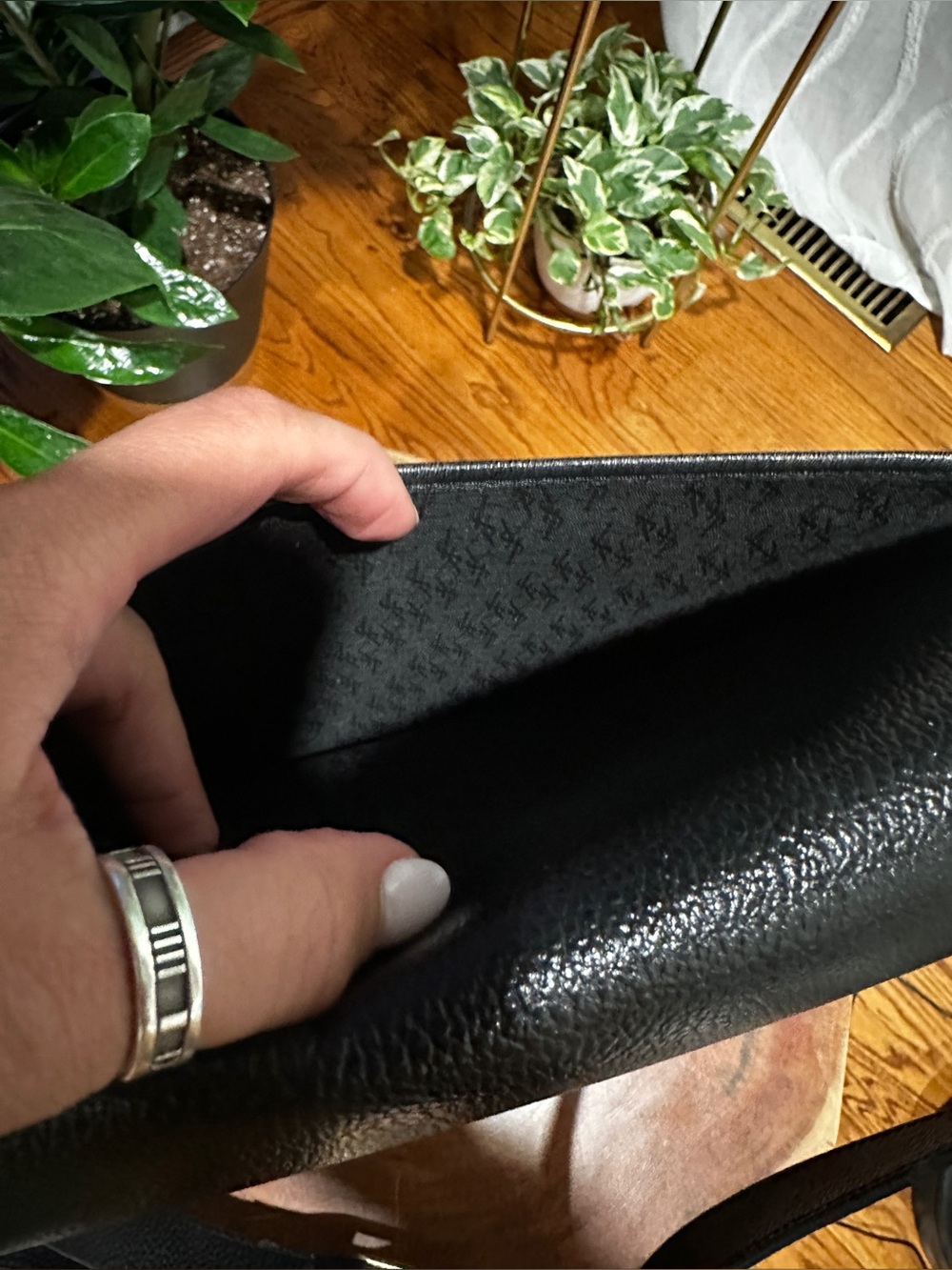 Vintage YSL Yves Saint Laurent Black Pebbled Leather Crossbody Bag - Picture 6 of 12